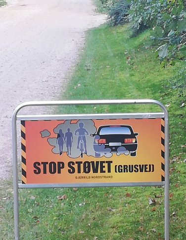 STOP STØVET – appel om at køre langsomt